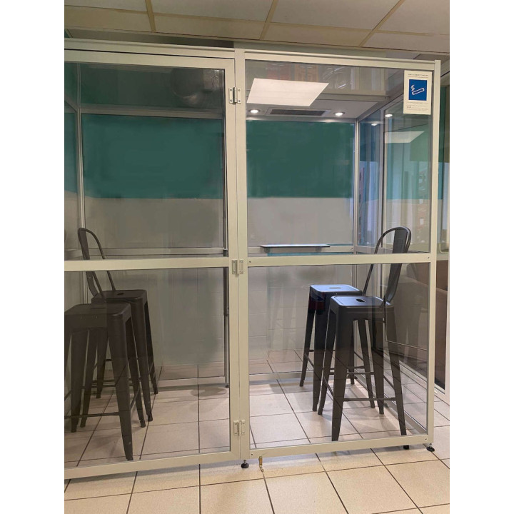 Exemple de cabine fumeurs SYCLOP 506 dans un hôtel