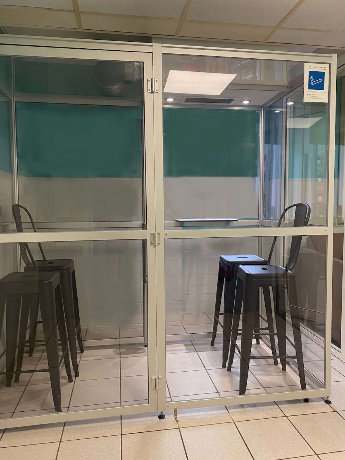 video SYCLOP - Une cabine fumeurs SYCLOP 506 à l'Imperial Palace d'Annecy